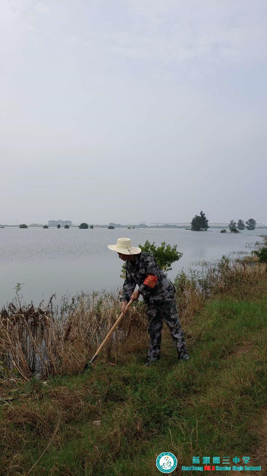闻“汛”逆行而上,三中教师显担当——莲塘三中教师参加抗洪抢险 闻“汛”逆行而上,三中教师显担当——莲塘三中教师参加抗洪抢险