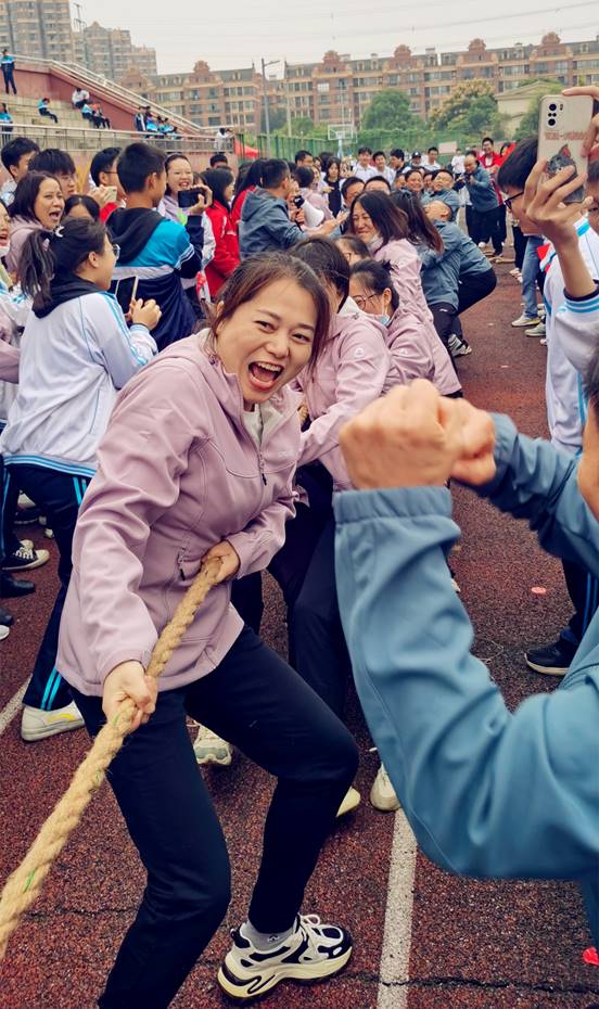 同心共济敦相睦，山河清辉迎盛会