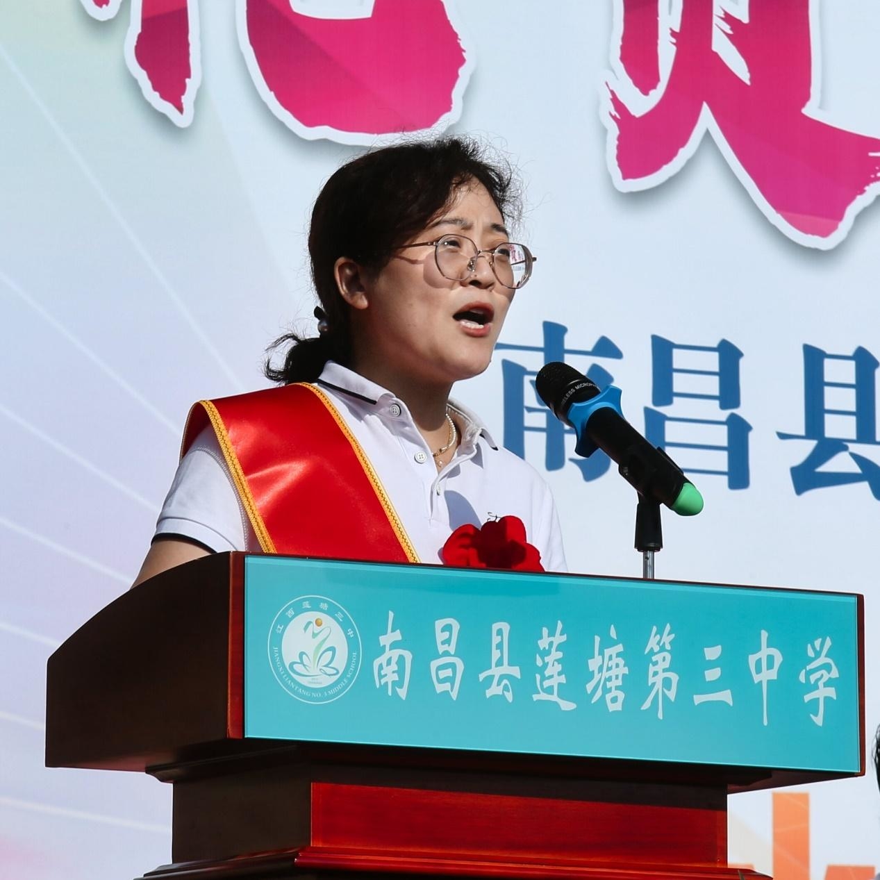 春播桃李四千圃，秋来果香沁满园