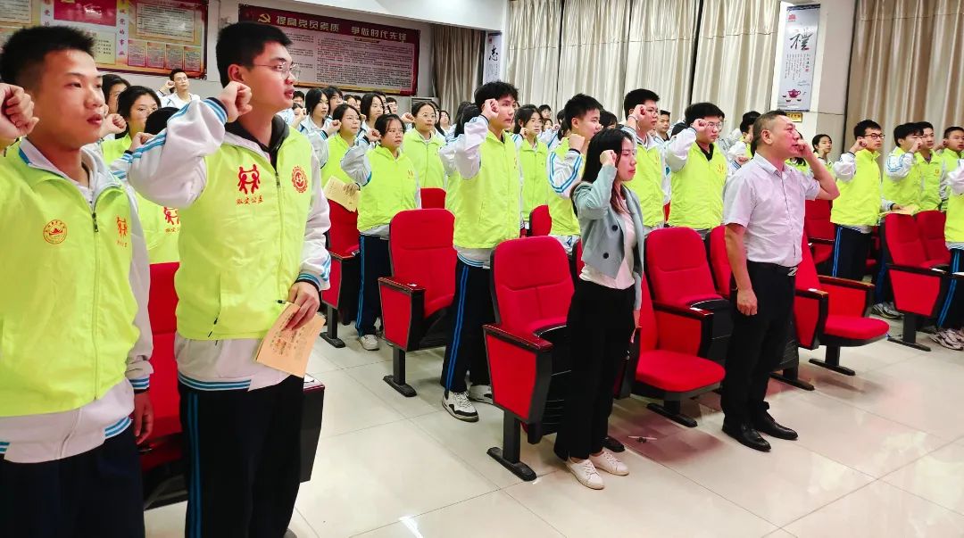 莲塘三中开展志愿服务培训活动